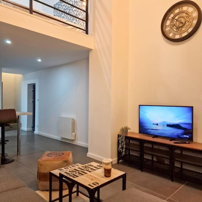 Grand Loft Avec Terrasse Privee Apartment Сент Етиен Екстериор снимка